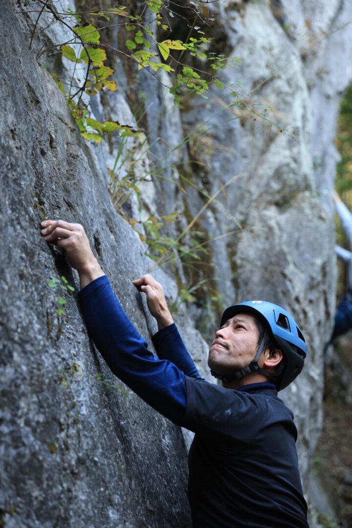 『カメロック二子山』外岩ロープクライミングの画像